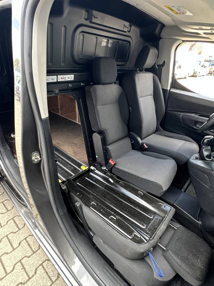 Peugeot Partner Peugeot Partner 1.5 BlueHDI L2 trekhaak|Navi|Cruise|Extra lang Camera