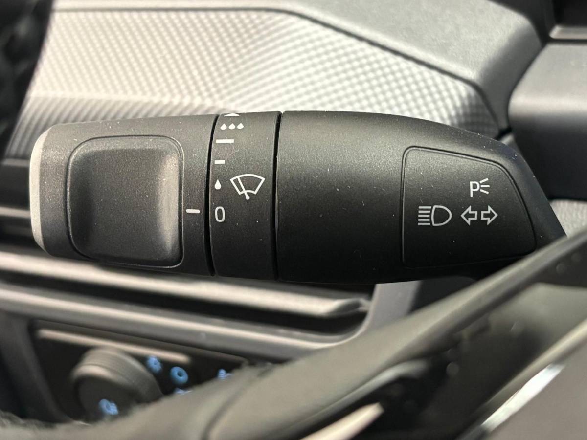 Ford Transit Custom Ford Transit Custom 300 2.0 TDCI L2H1 EC Sport Nieuw Model Automaat Airco Cruise Navi Parkeersensoren Camera Carplay Trekhaak