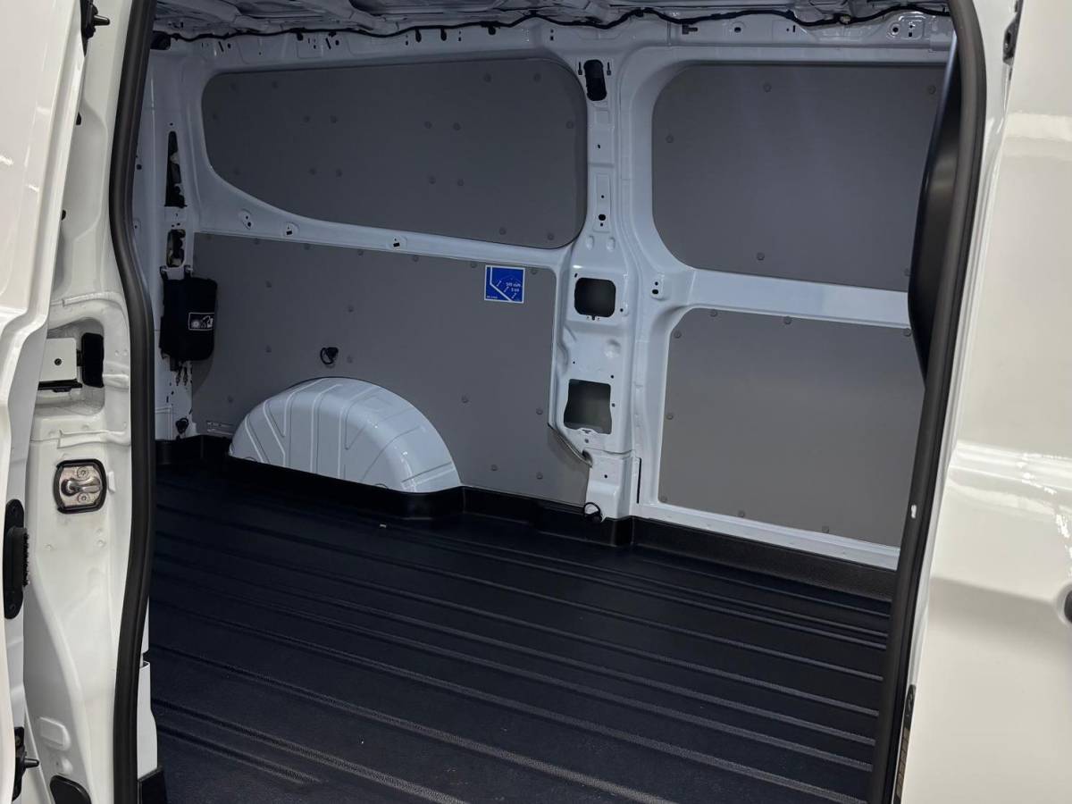 Ford Transit Custom Ford Transit Custom 300 2.0 TDCI L2H1 EC Sport Nieuw Model Automaat Airco Cruise Navi Parkeersensoren Camera Carplay Trekhaak