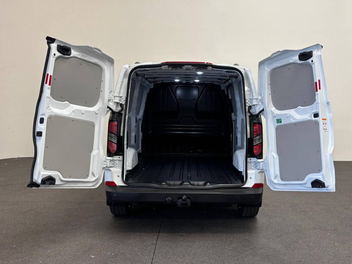 Ford Transit Custom Ford Transit Custom 300 2.0 TDCI L2H1 EC Sport Nieuw Model Automaat Airco Cruise Navi Parkeersensoren Camera Carplay Trekhaak