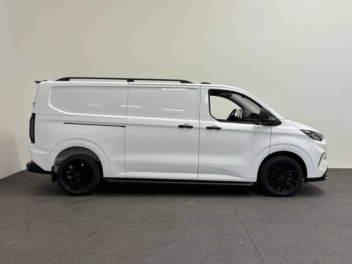 Ford Transit Custom Ford Transit Custom 300 2.0 TDCI L2H1 EC Sport Nieuw Model Automaat Airco Cruise Navi Parkeersensoren Camera Carplay Trekhaak