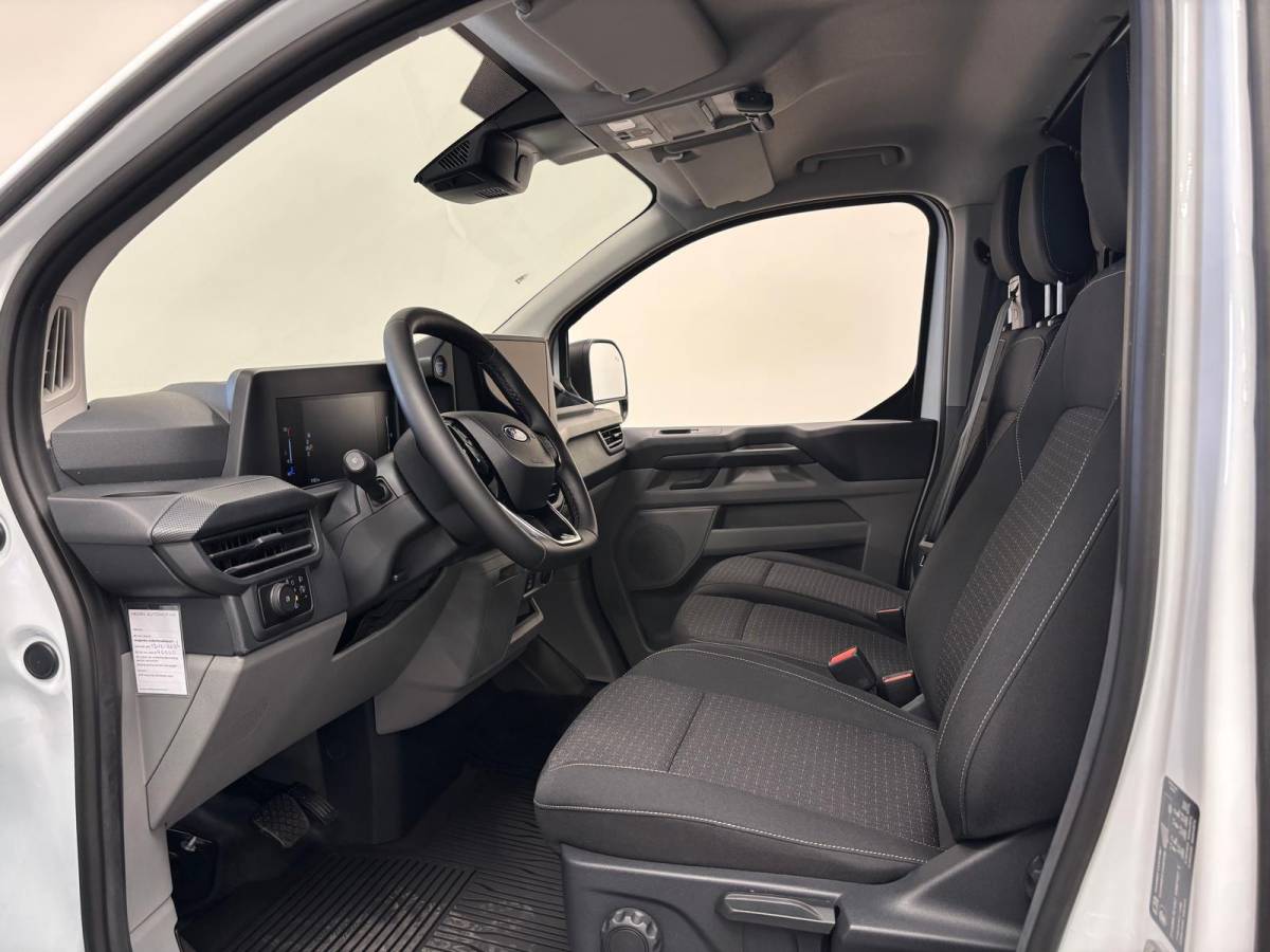 Ford Transit Custom Ford Transit Custom 300 2.0 TDCI L2H1 EC Sport Nieuw Model Automaat Airco Cruise Navi Parkeersensoren Camera Carplay Trekhaak