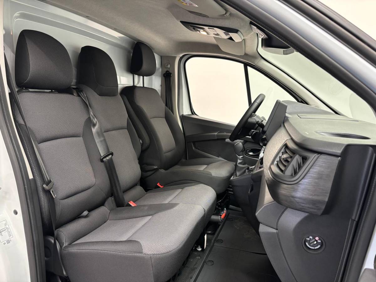 Renault Trafic Renault Trafic 2.0 Blue dCi 150PK L2H1 EC Sport Edition Automaat Navigatie Airco Lichtmetalen velgen Betimmering Trekhaak Camera Parkeer sensoren Dab