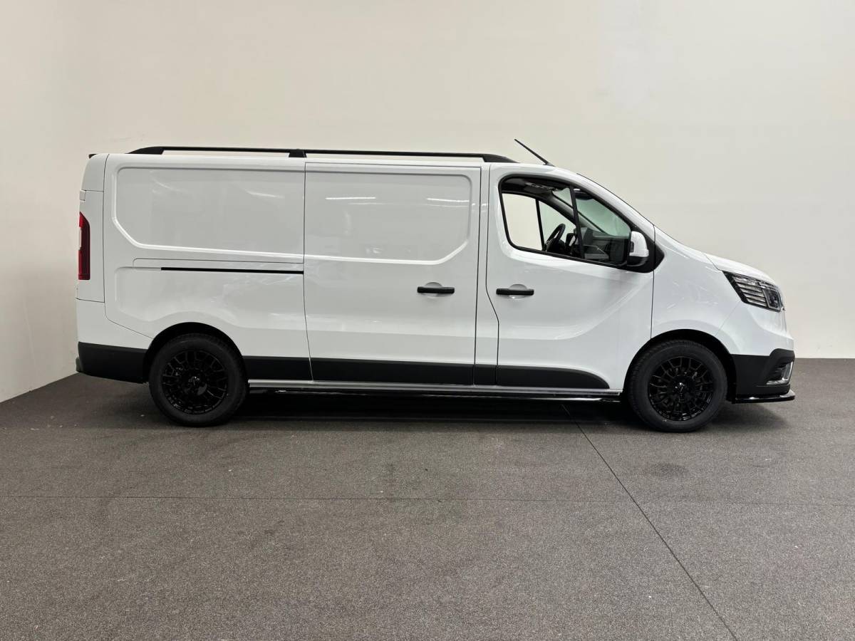 Renault Trafic Renault Trafic 2.0 Blue dCi 150PK L2H1 EC Sport Edition Automaat Navigatie Airco Lichtmetalen velgen Betimmering Trekhaak Camera Parkeer sensoren Dab