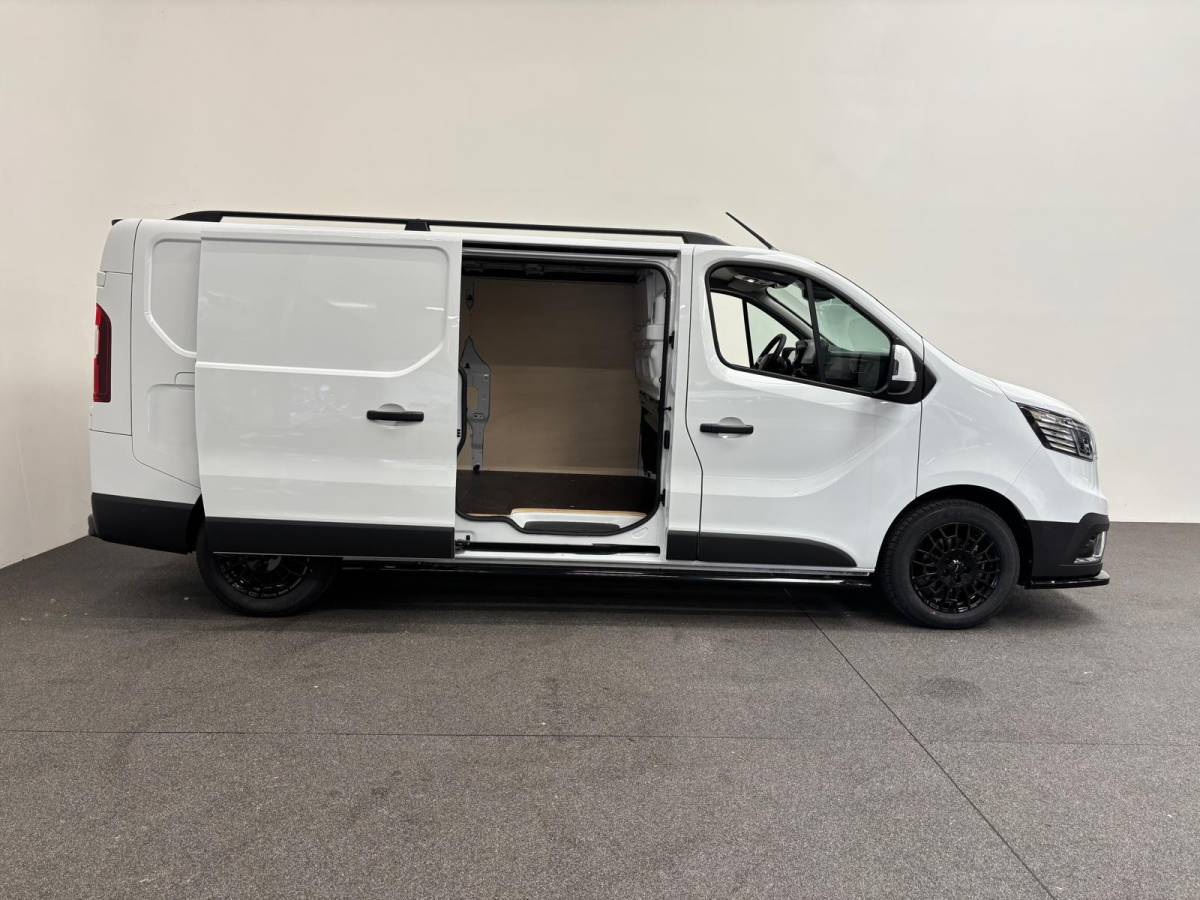 Renault Trafic Renault Trafic 2.0 Blue dCi 150PK L2H1 EC Sport Edition Automaat Navigatie Airco Lichtmetalen velgen Betimmering Trekhaak Camera Parkeer sensoren Dab