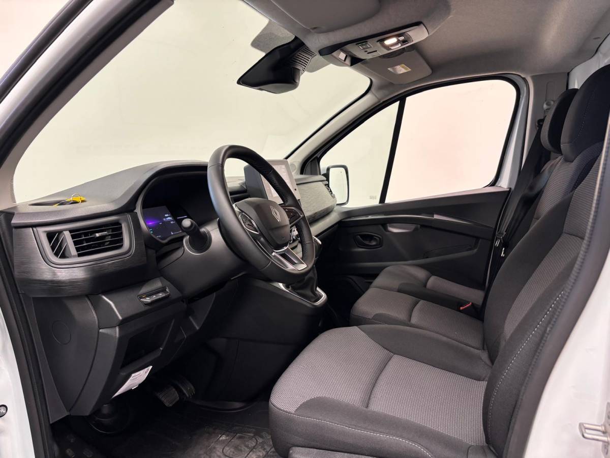 Renault Trafic Renault Trafic 2.0 Blue dCi 150PK L2H1 EC Sport Edition Automaat Navigatie Airco Lichtmetalen velgen Betimmering Trekhaak Camera Parkeer sensoren Dab