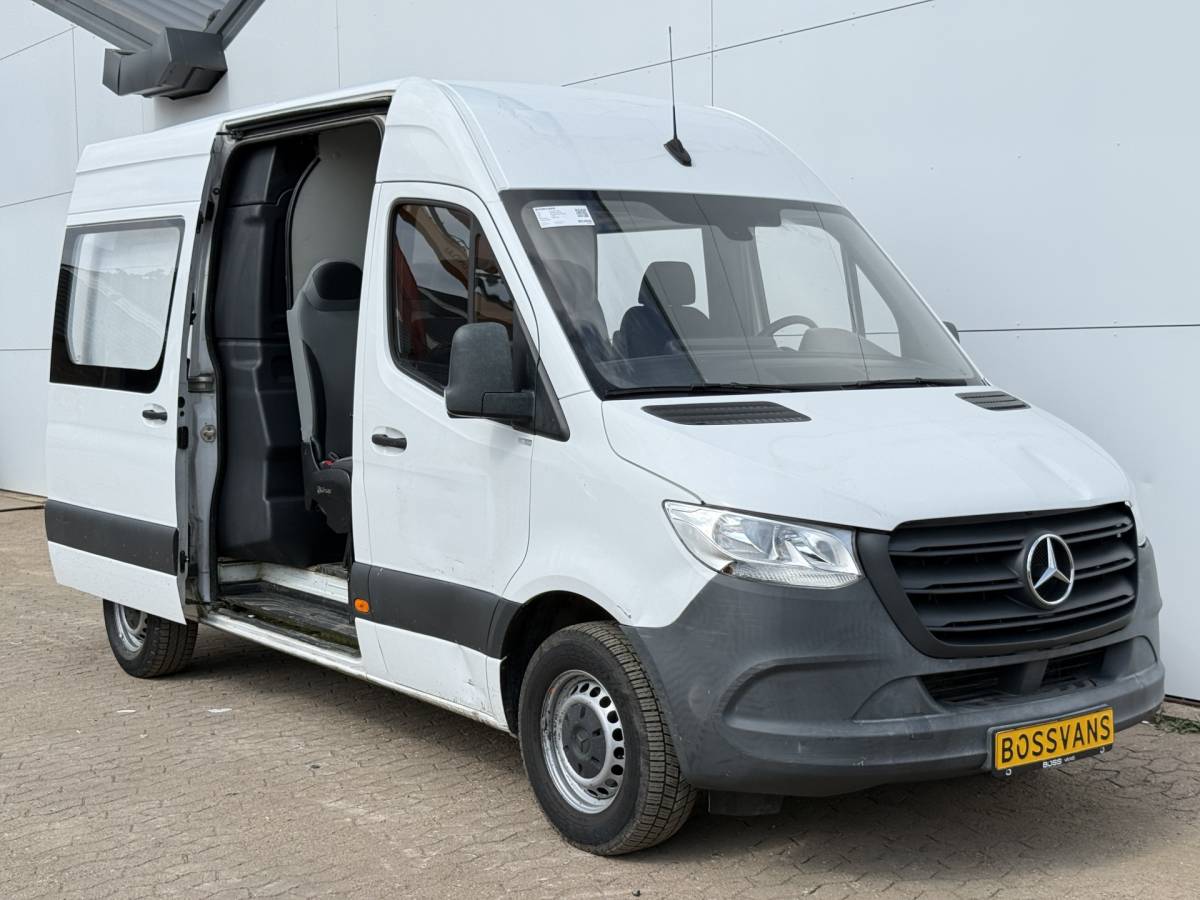 Mercedes-Benz Sprinter Mercedes-Benz Sprinter 314 2.2 CDI Automaat L2H2 Dubbele Cabine 7-persoons Climate Control Cruise Control Trekhaak Carplay Camera
