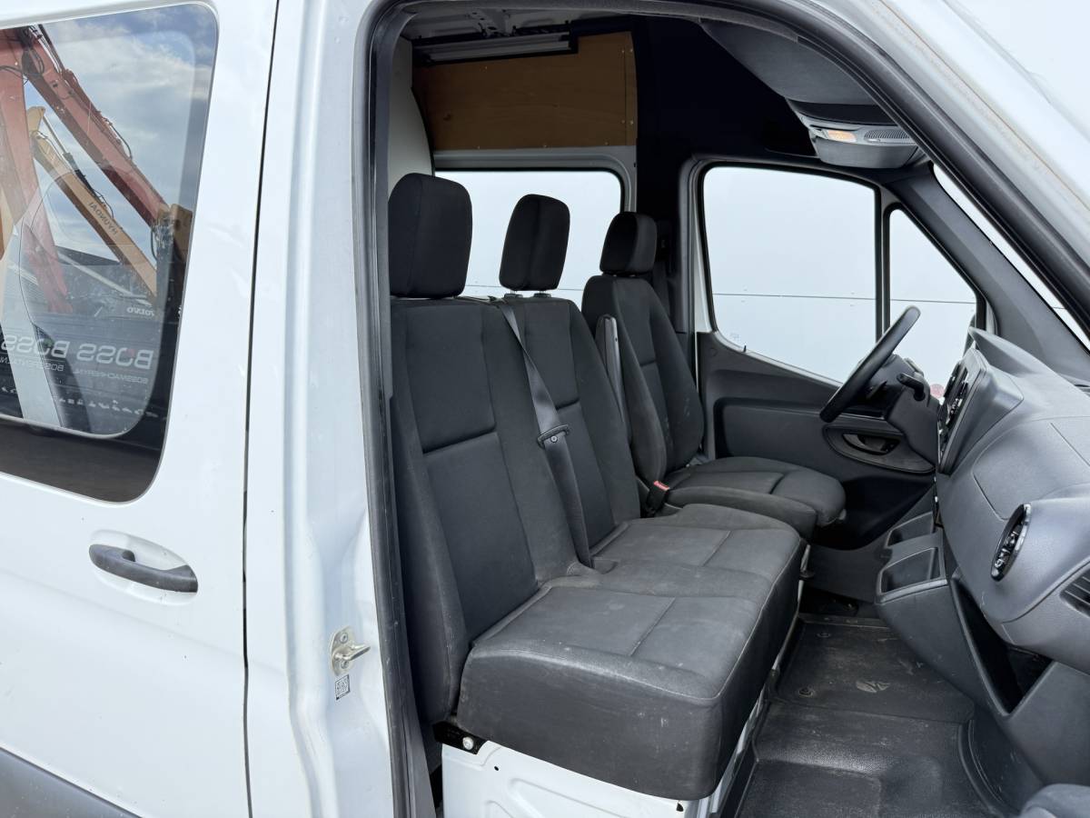 Mercedes-Benz Sprinter Mercedes-Benz Sprinter 314 2.2 CDI Automaat L2H2 Dubbele Cabine 7-persoons Climate Control Cruise Control Trekhaak Carplay Camera