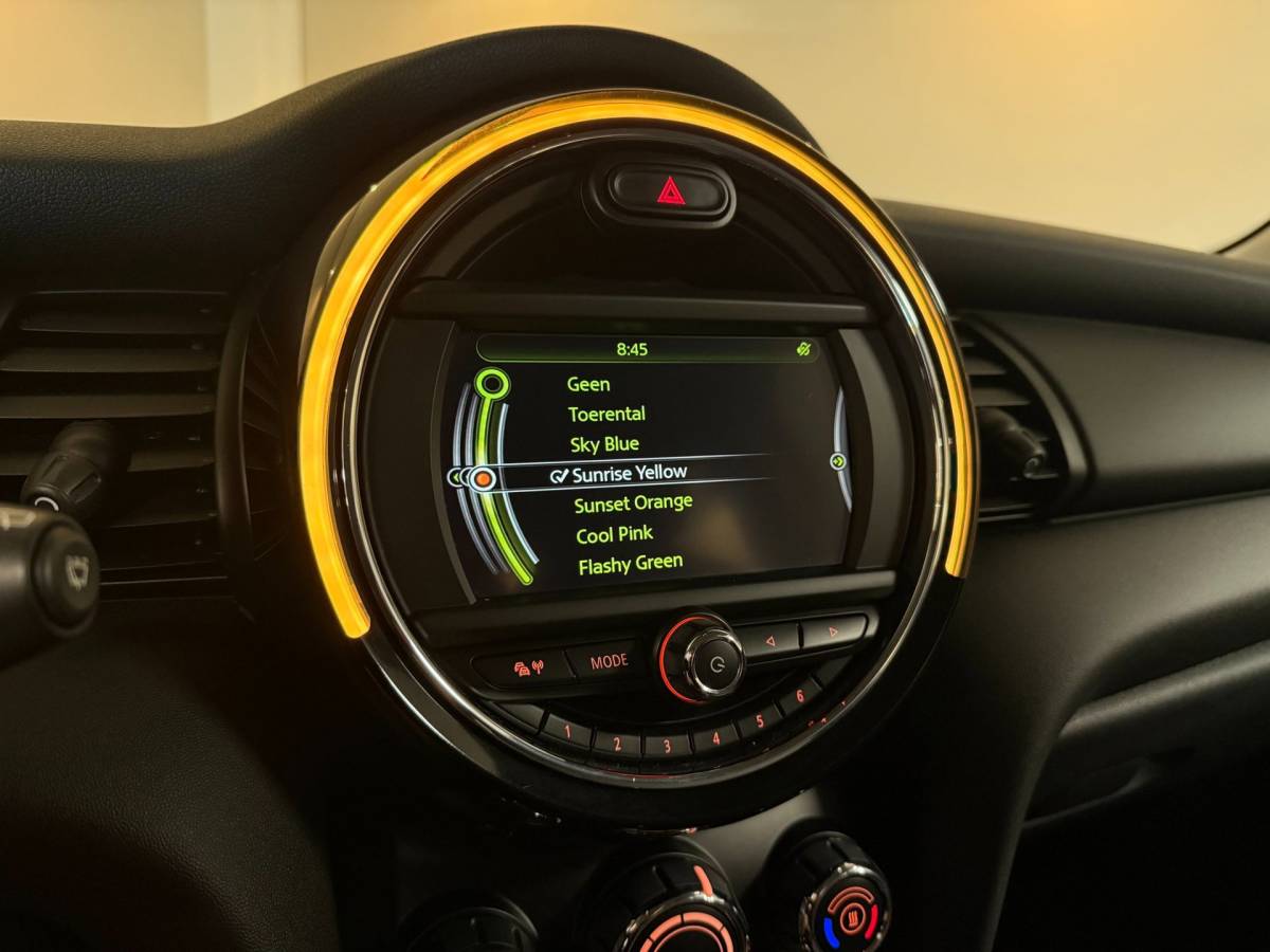 MINI 3-Deurs Mini 3-Deurs 1.2 One Business *Automaat* Navi|Cruise|Neon-ring|BT|PDC|NAP