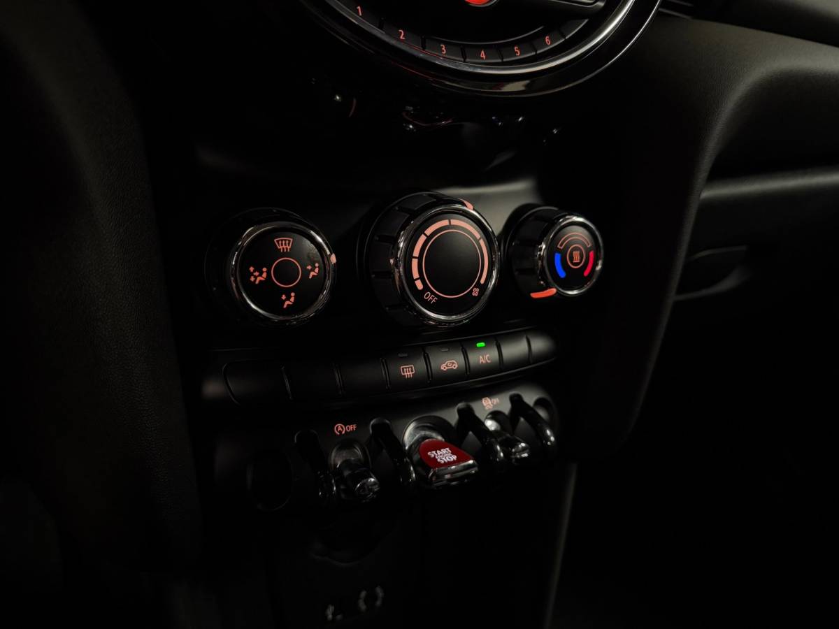 MINI 3-Deurs Mini 3-Deurs 1.2 One Business *Automaat* Navi|Cruise|Neon-ring|BT|PDC|NAP