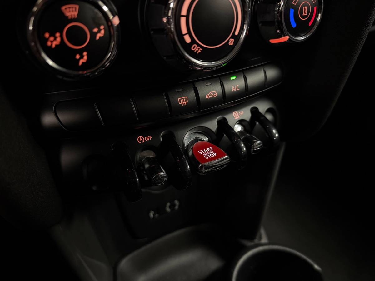 MINI 3-Deurs Mini 3-Deurs 1.2 One Business *Automaat* Navi|Cruise|Neon-ring|BT|PDC|NAP