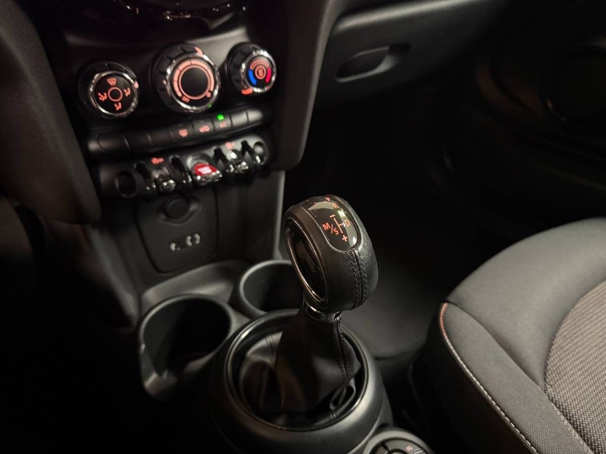 MINI 3-Deurs Mini 3-Deurs 1.2 One Business *Automaat* Navi|Cruise|Neon-ring|BT|PDC|NAP