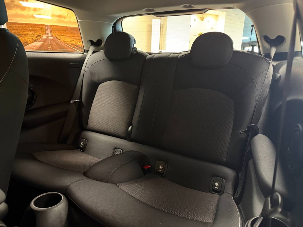 MINI 3-Deurs Mini 3-Deurs 1.2 One Business *Automaat* Navi|Cruise|Neon-ring|BT|PDC|NAP