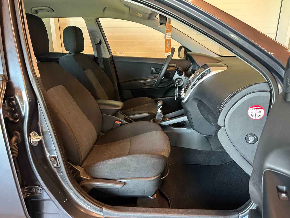 Kia cee'd Kia Cee’d 1.4 CVVT X-tra-uitv|AIRCO|TREKHAAK|ISOFIX|PARKEERSENSOREN|AUX+Ipod+USB|DAKRAILS|NIEUWE APK + O.H.BEURT BIJ AFLEVERING
