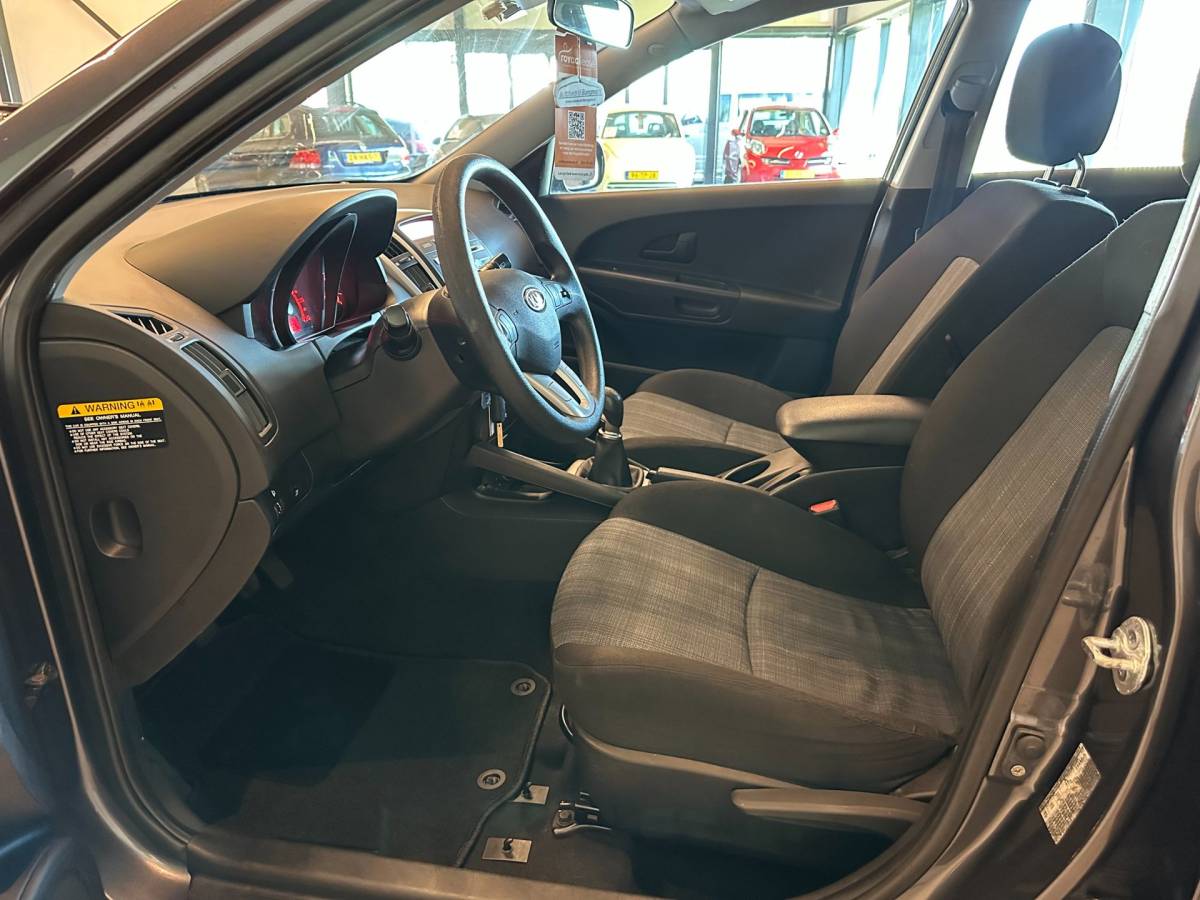 Kia cee'd Kia Cee’d 1.4 CVVT X-tra-uitv|AIRCO|TREKHAAK|ISOFIX|PARKEERSENSOREN|AUX+Ipod+USB|DAKRAILS|NIEUWE APK + O.H.BEURT BIJ AFLEVERING