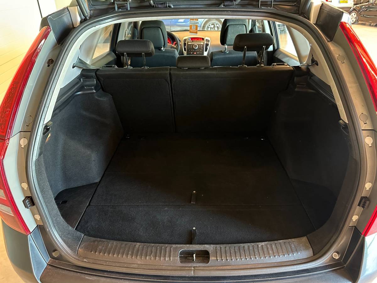Kia cee'd Kia Cee’d 1.4 CVVT X-tra-uitv|AIRCO|TREKHAAK|ISOFIX|PARKEERSENSOREN|AUX+Ipod+USB|DAKRAILS|NIEUWE APK + O.H.BEURT BIJ AFLEVERING