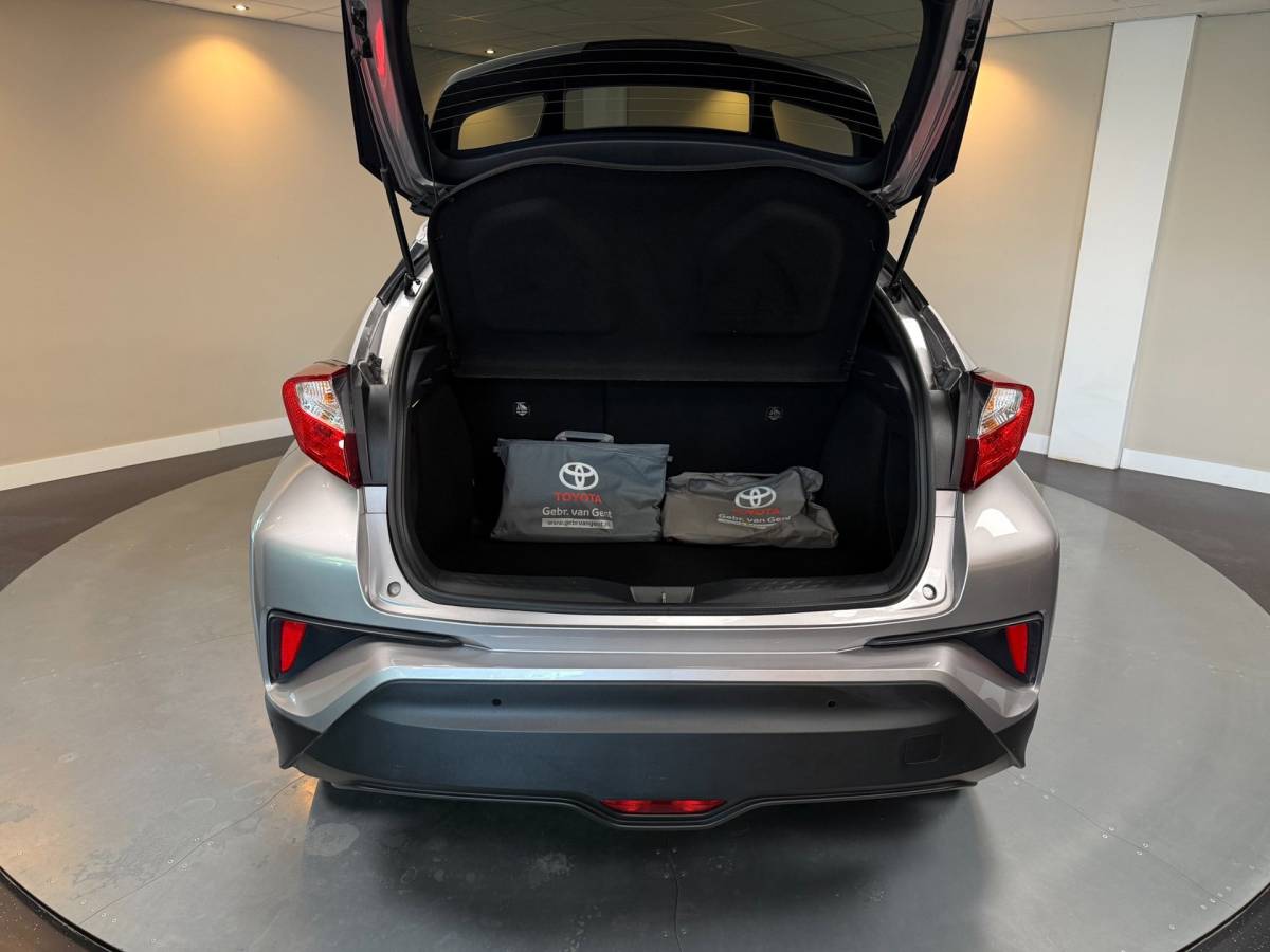 Toyota C-HR Toyota C-HR 1.8 Hybrid Executive *37.000Km!* Dealer OH|Stoelverw.|Camera|Cruise|Navi|DAB|NAP