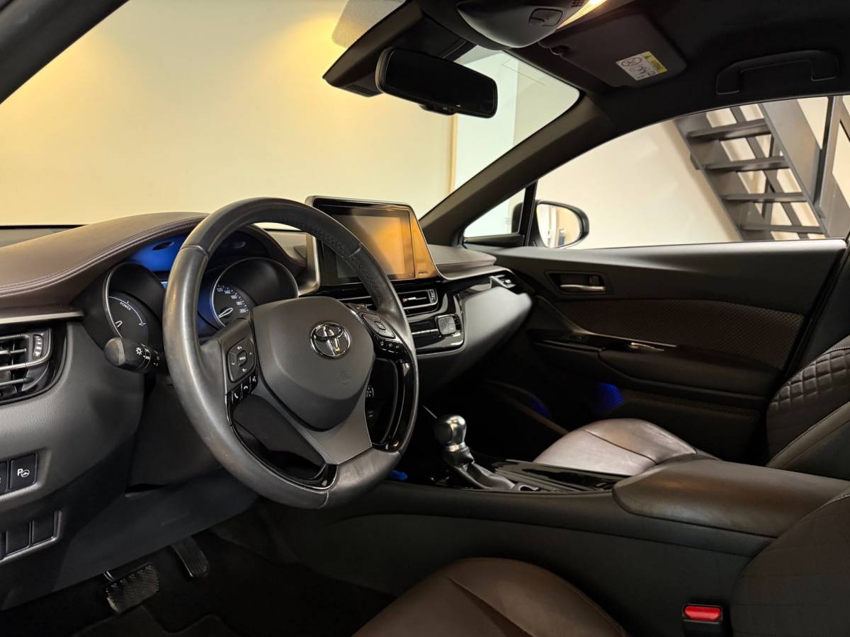 Toyota C-HR Toyota C-HR 1.8 Hybrid Executive *37.000Km!* Dealer OH|Stoelverw.|Camera|Cruise|Navi|DAB|NAP