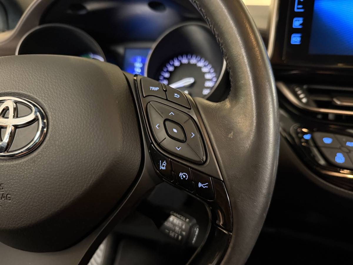 Toyota C-HR Toyota C-HR 1.8 Hybrid Executive *37.000Km!* Dealer OH|Stoelverw.|Camera|Cruise|Navi|DAB|NAP