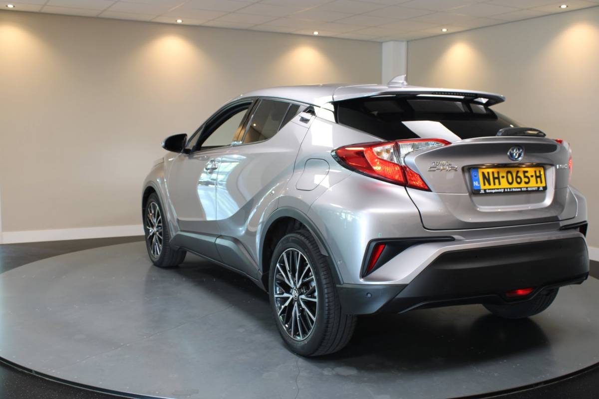 Toyota C-HR Toyota C-HR 1.8 Hybrid Executive *37.000Km!* Dealer OH|Stoelverw.|Camera|Cruise|Navi|DAB|NAP