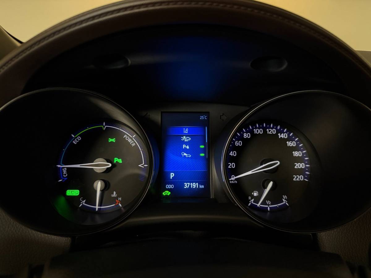 Toyota C-HR Toyota C-HR 1.8 Hybrid Executive *37.000Km!* Dealer OH|Stoelverw.|Camera|Cruise|Navi|DAB|NAP