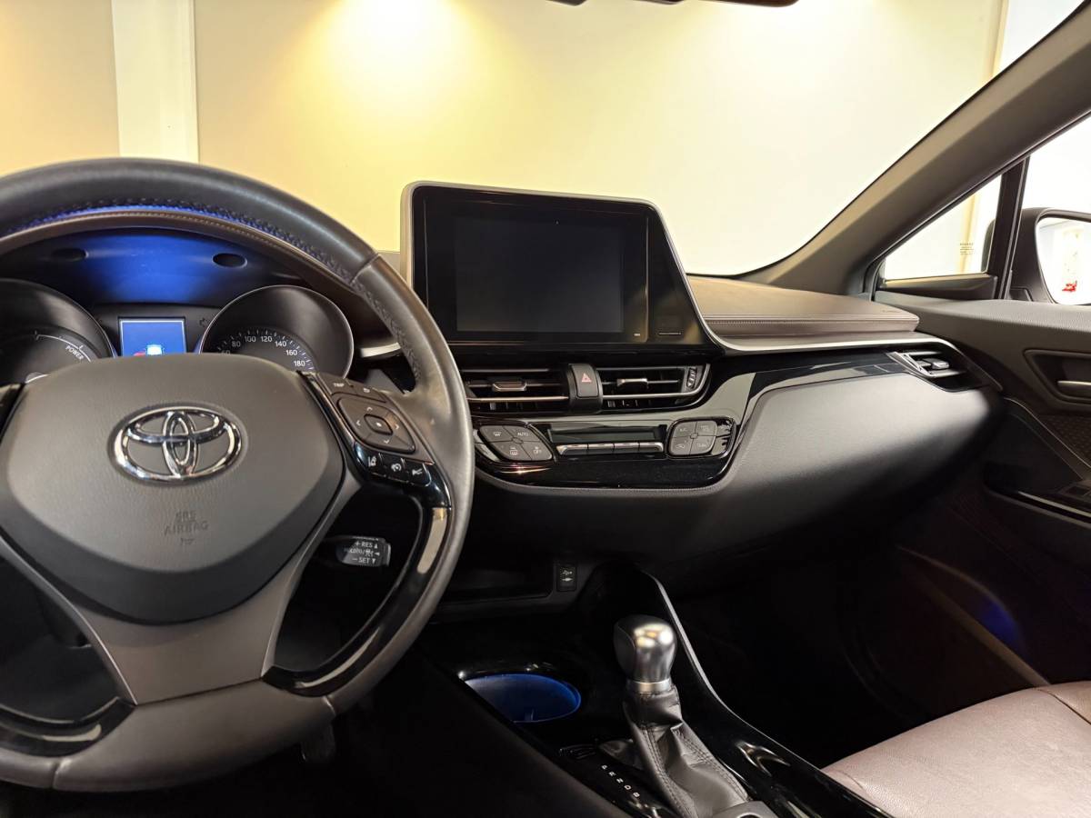 Toyota C-HR Toyota C-HR 1.8 Hybrid Executive *37.000Km!* Dealer OH|Stoelverw.|Camera|Cruise|Navi|DAB|NAP