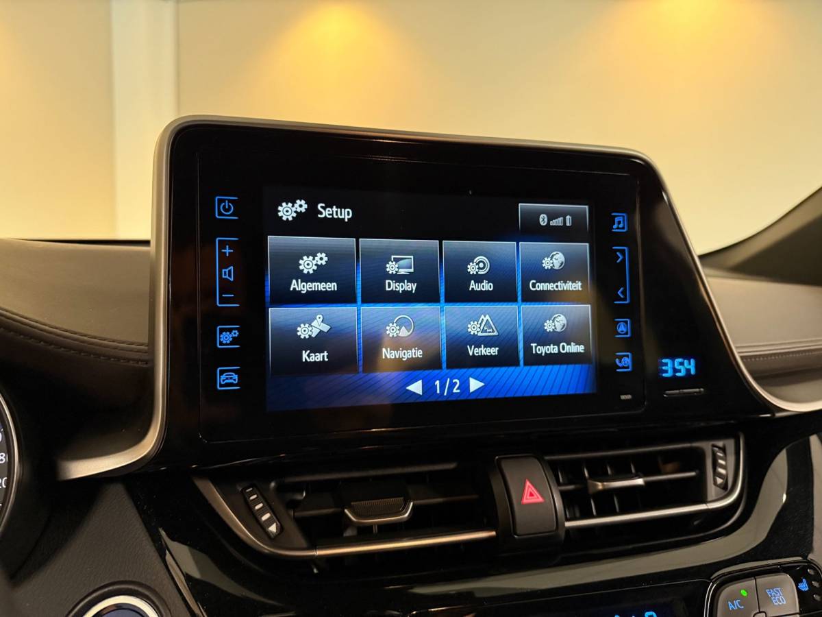 Toyota C-HR Toyota C-HR 1.8 Hybrid Executive *37.000Km!* Dealer OH|Stoelverw.|Camera|Cruise|Navi|DAB|NAP