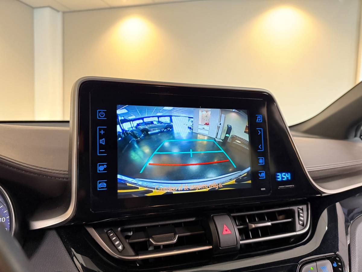Toyota C-HR Toyota C-HR 1.8 Hybrid Executive *37.000Km!* Dealer OH|Stoelverw.|Camera|Cruise|Navi|DAB|NAP