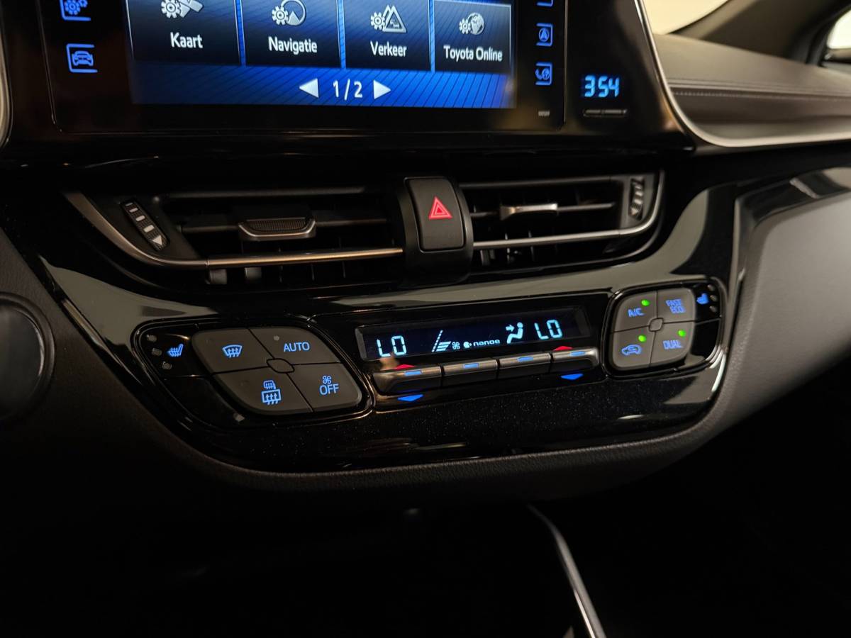Toyota C-HR Toyota C-HR 1.8 Hybrid Executive *37.000Km!* Dealer OH|Stoelverw.|Camera|Cruise|Navi|DAB|NAP