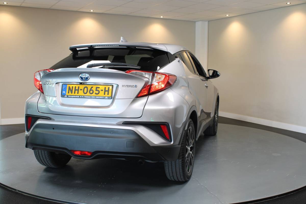 Toyota C-HR Toyota C-HR 1.8 Hybrid Executive *37.000Km!* Dealer OH|Stoelverw.|Camera|Cruise|Navi|DAB|NAP