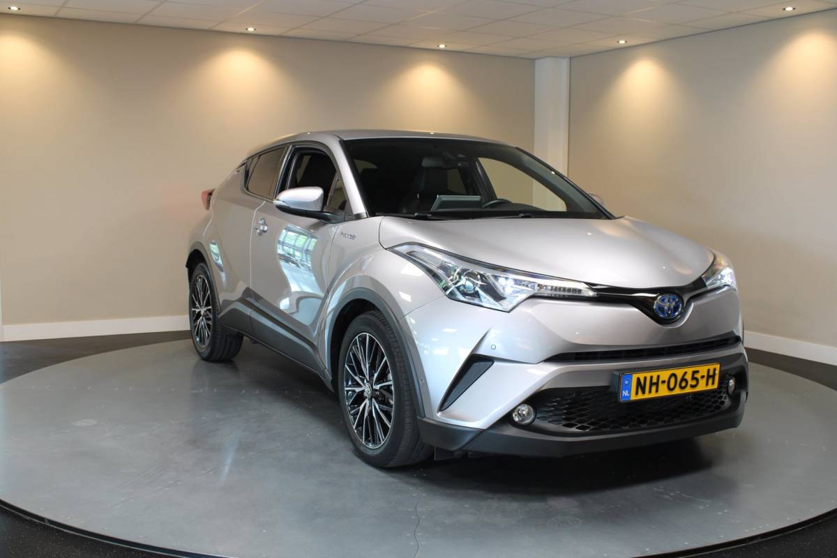Toyota C-HR Toyota C-HR 1.8 Hybrid Executive *37.000Km!* Dealer OH|Stoelverw.|Camera|Cruise|Navi|DAB|NAP