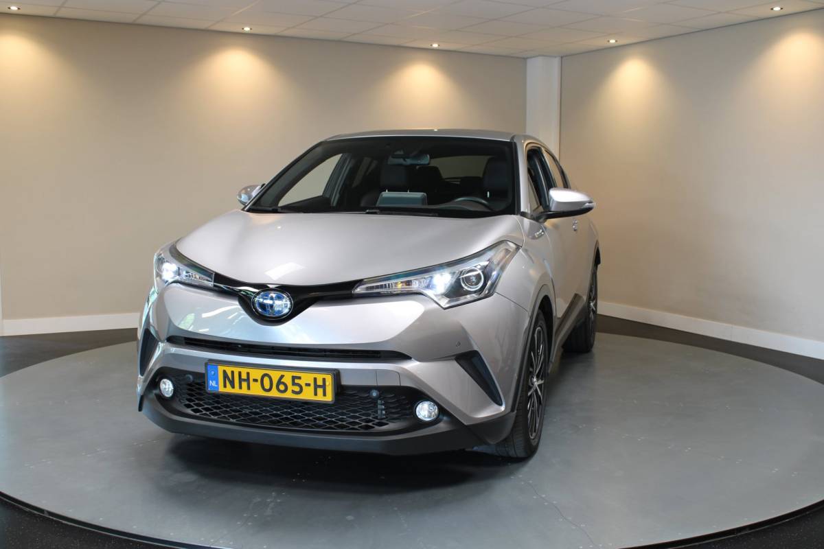 Toyota C-HR Toyota C-HR 1.8 Hybrid Executive *37.000Km!* Dealer OH|Stoelverw.|Camera|Cruise|Navi|DAB|NAP