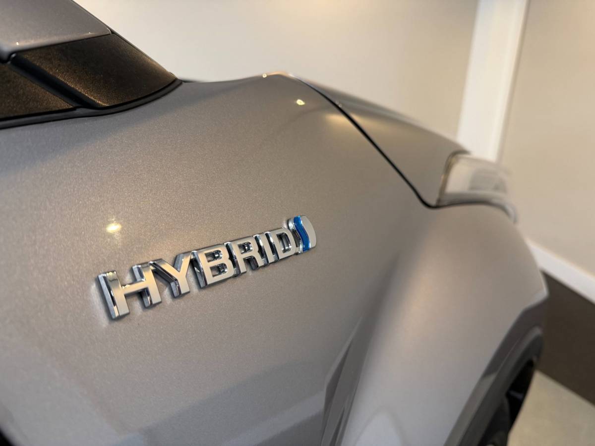 Toyota C-HR Toyota C-HR 1.8 Hybrid Executive *37.000Km!* Dealer OH|Stoelverw.|Camera|Cruise|Navi|DAB|NAP