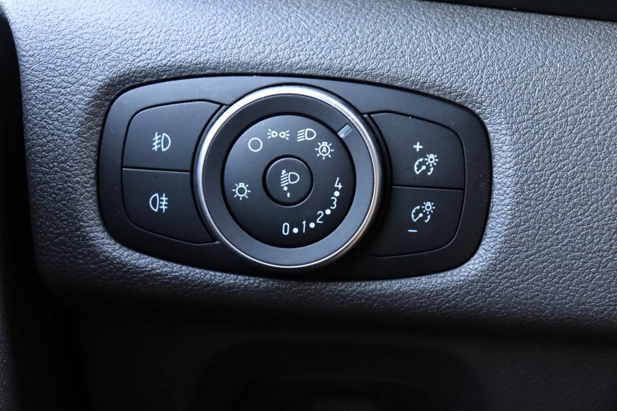 Ford Transit Custom Ford Transit Custom 280 2.0 TDCI L1H1 Trend | NAP | 170 PK | Dealer Onderhouden | Apple Carplay | Stoelverwarming |
