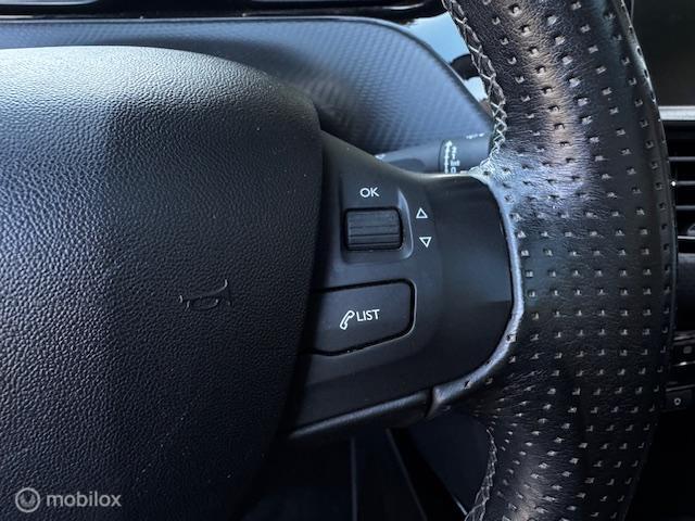 Peugeot 2008 Peugeot 2008 1.2 PureTech Crossway Aut. I Carplay I Pano