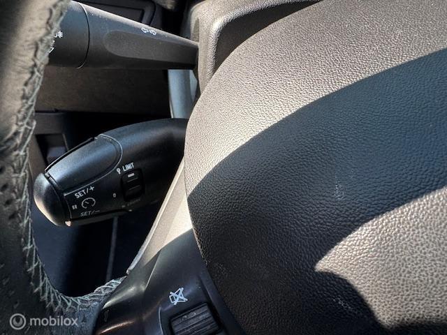 Peugeot 2008 Peugeot 2008 1.2 PureTech Crossway Aut. I Carplay I Pano