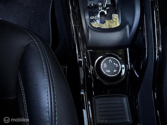 Peugeot 2008 Peugeot 2008 1.2 PureTech Crossway Aut. I Carplay I Pano