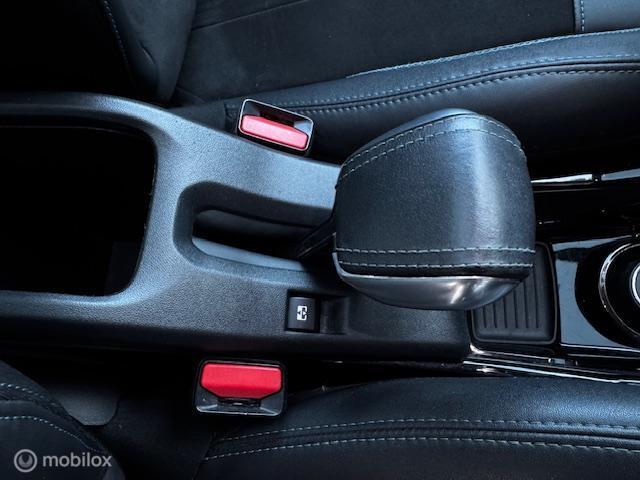 Peugeot 2008 Peugeot 2008 1.2 PureTech Crossway Aut. I Carplay I Pano