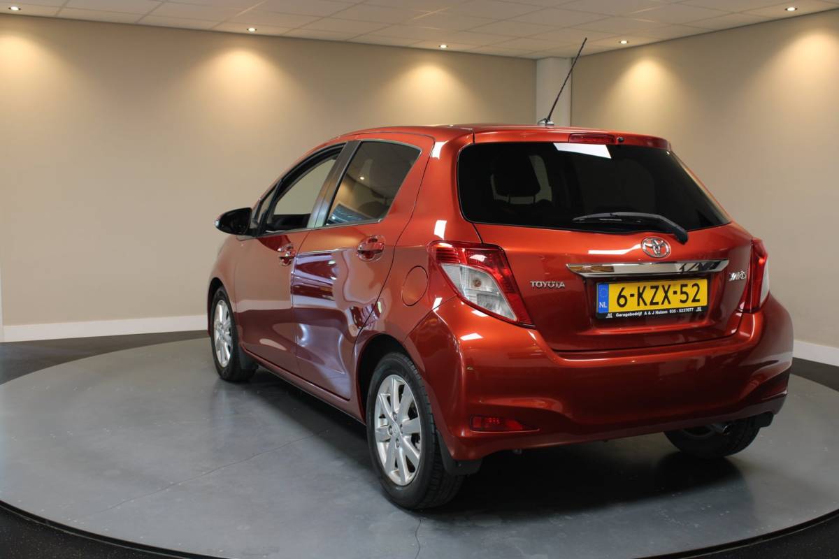 Toyota Yaris Toyota Yaris 1.3 VVT-i Executive *Automaat* Pano|Camera|Cruise|Keyless|Climate|NAP