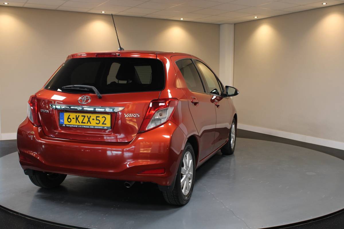 Toyota Yaris Toyota Yaris 1.3 VVT-i Executive *Automaat* Pano|Camera|Cruise|Keyless|Climate|NAP
