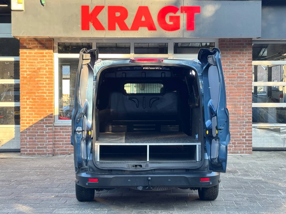 Ford Transit Connect Ford Transit Connect 1.5 EcoBlue L2 AUTOMAAT/NAVI/CRUISE/APPLE CARPLAY/TREKHAAK/CAMERA/AIRCO/METALLIC LAK/120 PK/CADDY/PARTNER