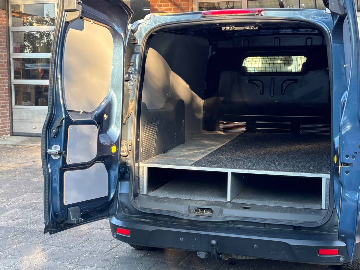 Ford Transit Connect Ford Transit Connect 1.5 EcoBlue L2 AUTOMAAT/NAVI/CRUISE/APPLE CARPLAY/TREKHAAK/CAMERA/AIRCO/METALLIC LAK/120 PK/CADDY/PARTNER