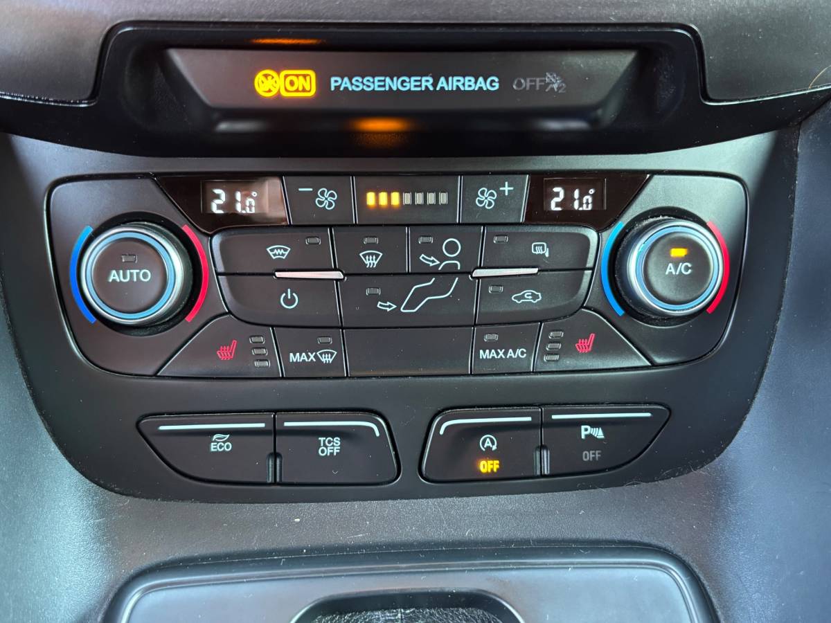 Ford Transit Connect Ford Transit Connect 1.5 EcoBlue L2 AUTOMAAT/NAVI/CRUISE/APPLE CARPLAY/TREKHAAK/CAMERA/AIRCO/METALLIC LAK/120 PK/CADDY/PARTNER