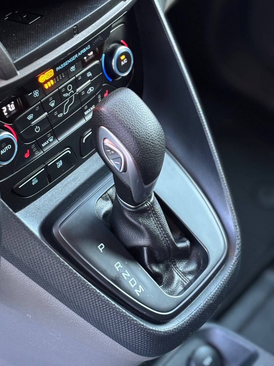 Ford Transit Connect Ford Transit Connect 1.5 EcoBlue L2 AUTOMAAT/NAVI/CRUISE/APPLE CARPLAY/TREKHAAK/CAMERA/AIRCO/METALLIC LAK/120 PK/CADDY/PARTNER