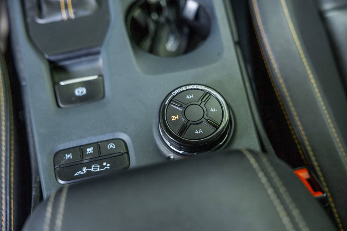 Ford Ranger Ford Ranger 2.0 EcoBlue Wildtrak | Grijs kenteken | ACC | 360 Camera | Bang & Olufsen | Dodehoek detector | Trekhaak | Stoelverwarming | CarPlay | Navigatie | Nieuwe APK