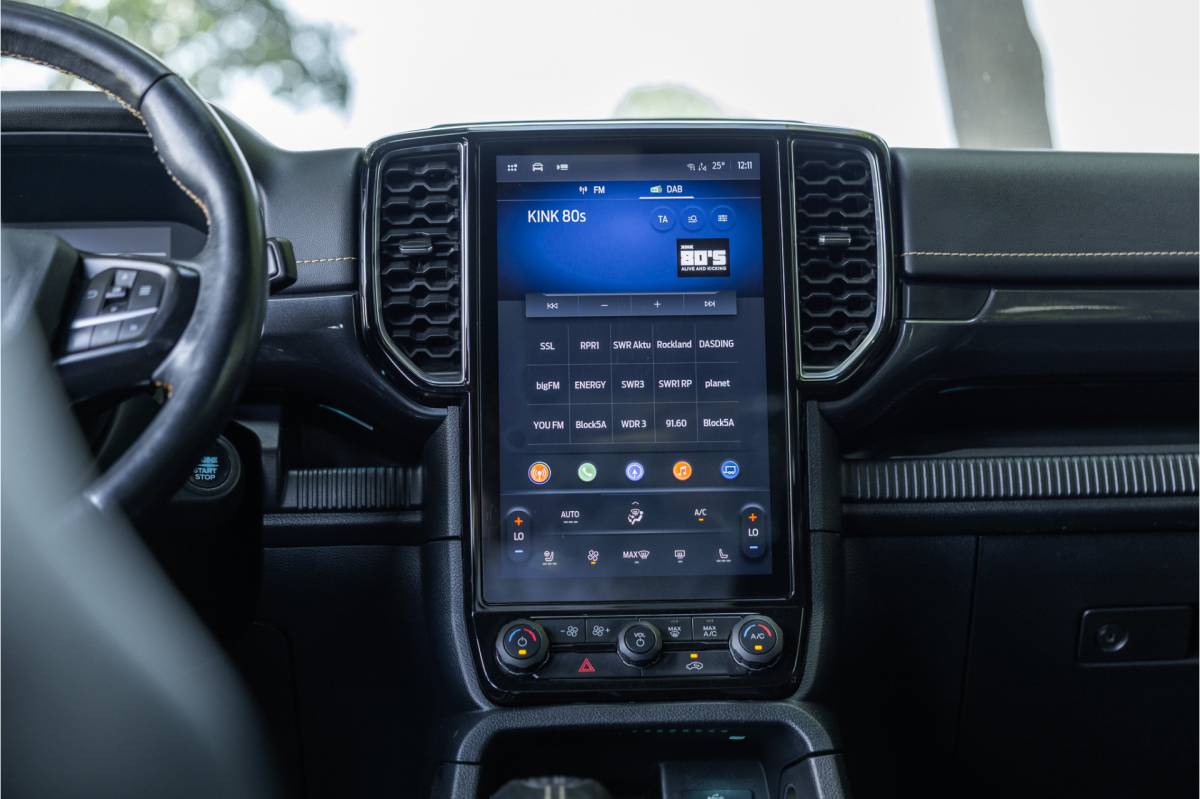 Ford Ranger Ford Ranger 2.0 EcoBlue Wildtrak | Grijs kenteken | ACC | 360 Camera | Bang & Olufsen | Dodehoek detector | Trekhaak | Stoelverwarming | CarPlay | Navigatie | Nieuwe APK