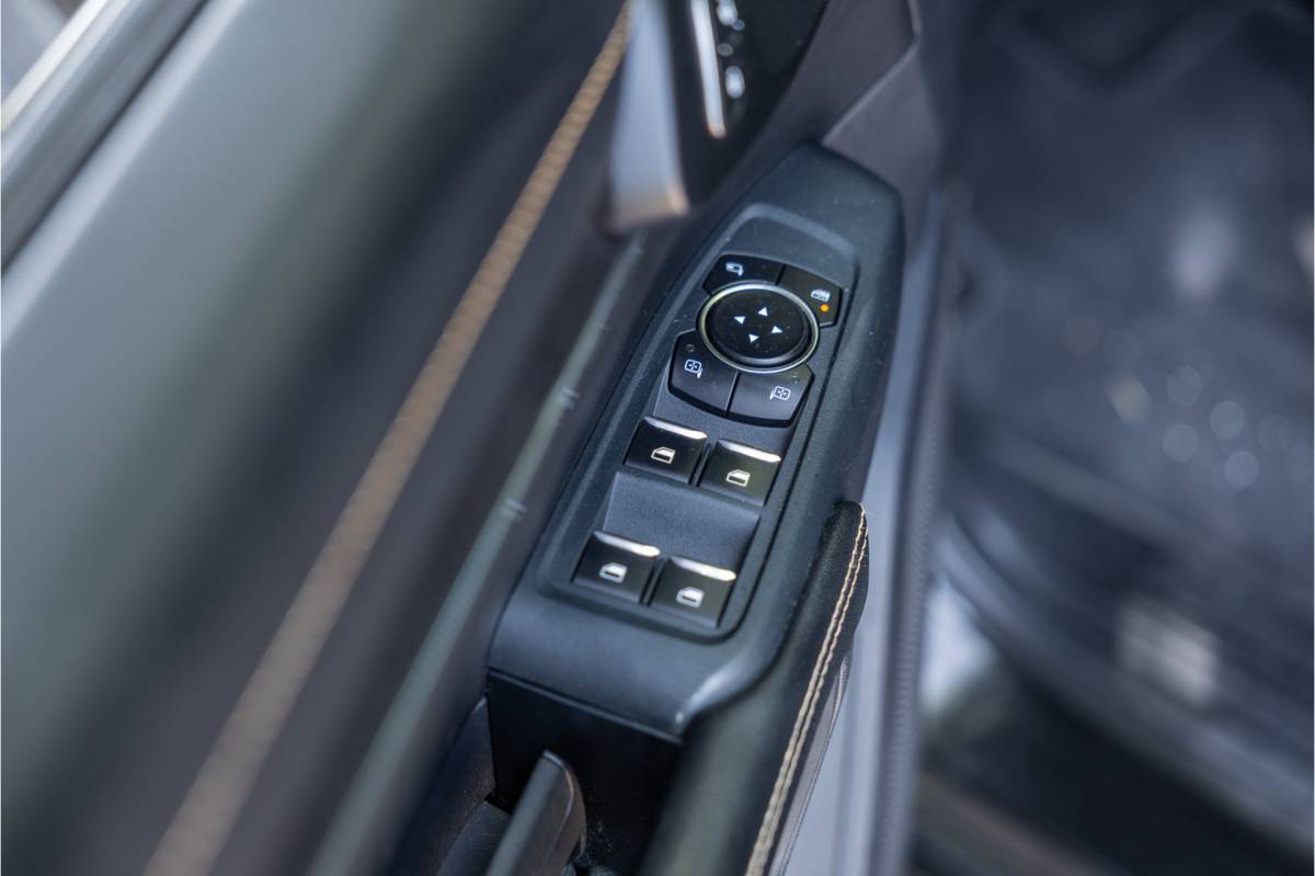 Ford Ranger Ford Ranger 2.0 EcoBlue Wildtrak | Grijs kenteken | ACC | 360 Camera | Bang & Olufsen | Dodehoek detector | Trekhaak | Stoelverwarming | CarPlay | Navigatie | Nieuwe APK