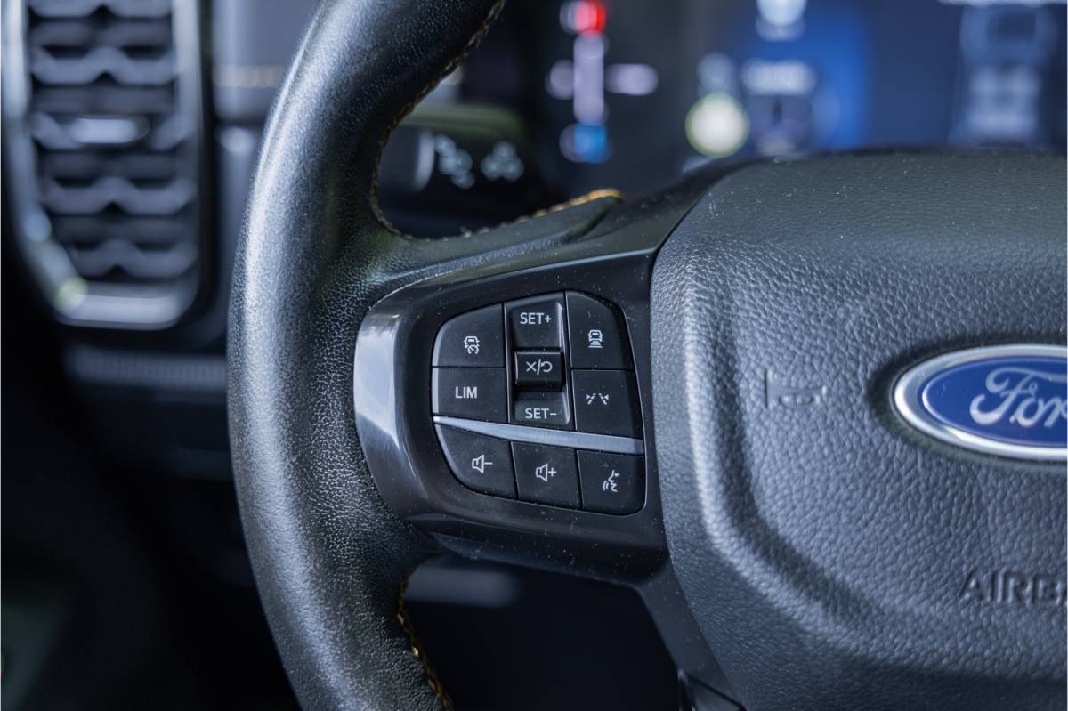 Ford Ranger Ford Ranger 2.0 EcoBlue Wildtrak | Grijs kenteken | ACC | 360 Camera | Bang & Olufsen | Dodehoek detector | Trekhaak | Stoelverwarming | CarPlay | Navigatie | Nieuwe APK