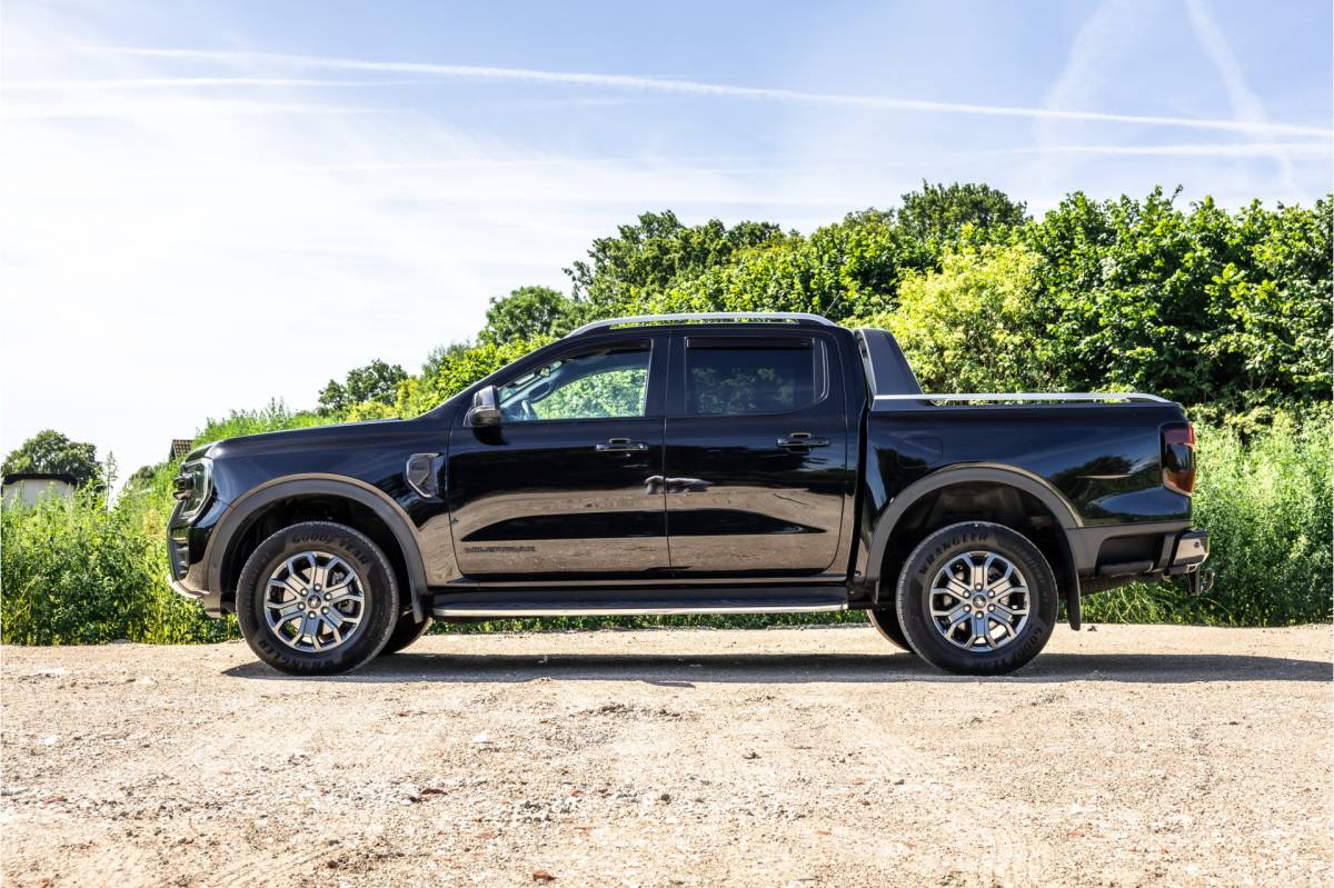Ford Ranger Ford Ranger 2.0 EcoBlue Wildtrak | Grijs kenteken | ACC | 360 Camera | Bang & Olufsen | Dodehoek detector | Trekhaak | Stoelverwarming | CarPlay | Navigatie | Nieuwe APK