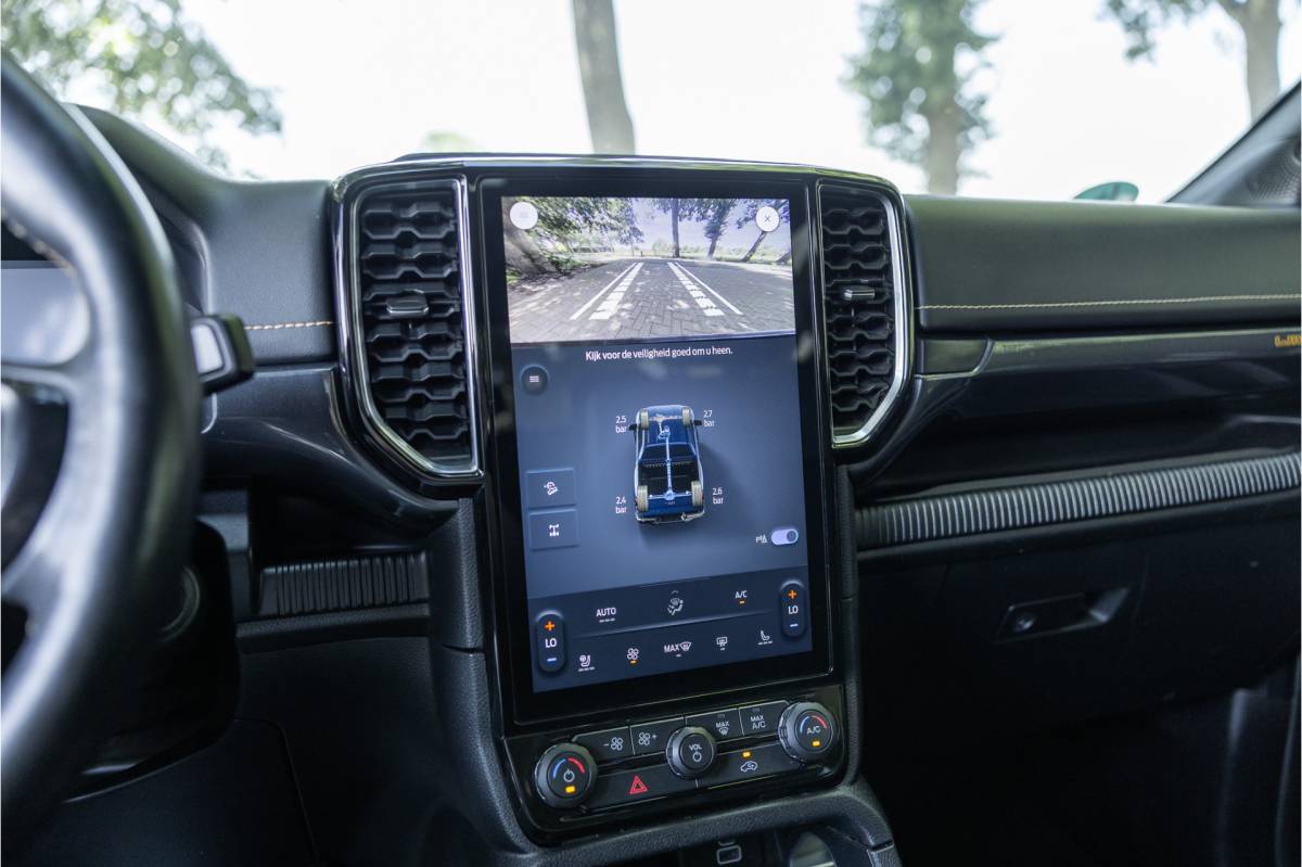 Ford Ranger Ford Ranger 2.0 EcoBlue Wildtrak | Grijs kenteken | ACC | 360 Camera | Bang & Olufsen | Dodehoek detector | Trekhaak | Stoelverwarming | CarPlay | Navigatie | Nieuwe APK